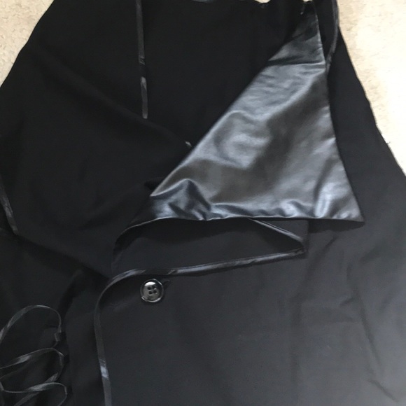 New Asymmetric Black Structured Vest Faux Leather - Picture 5 of 7